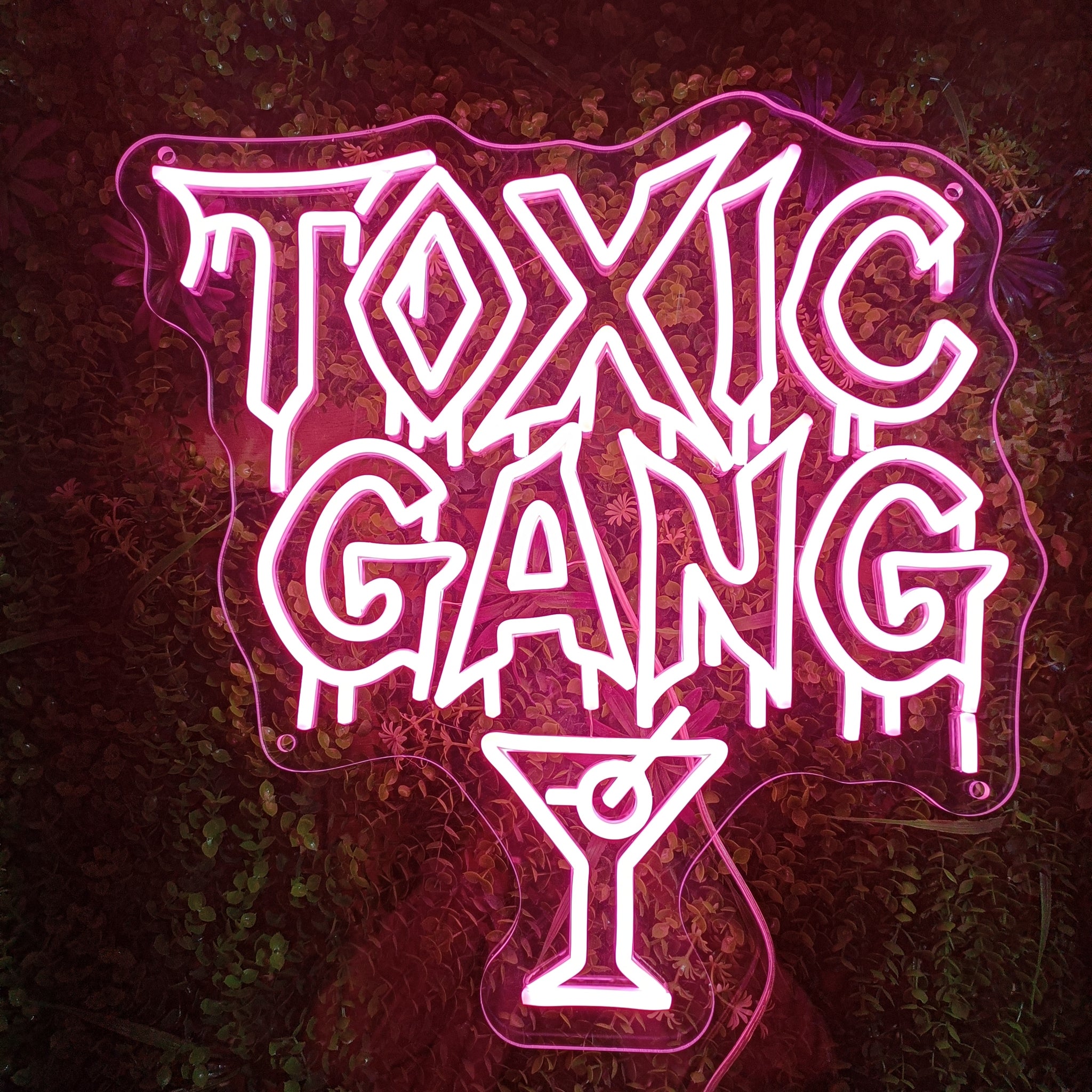 Custom Neon Sign, Pink Large LED Neon Sign, Martini Illustration Neon Lamps, Ideal for Trendy Bars, Themed Lounges, Party Venues