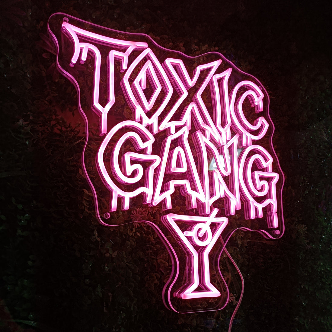 Custom Neon Sign, Pink Large LED Neon Sign, Martini Illustration Neon Lamps, Ideal for Trendy Bars, Themed Lounges, Party Venues