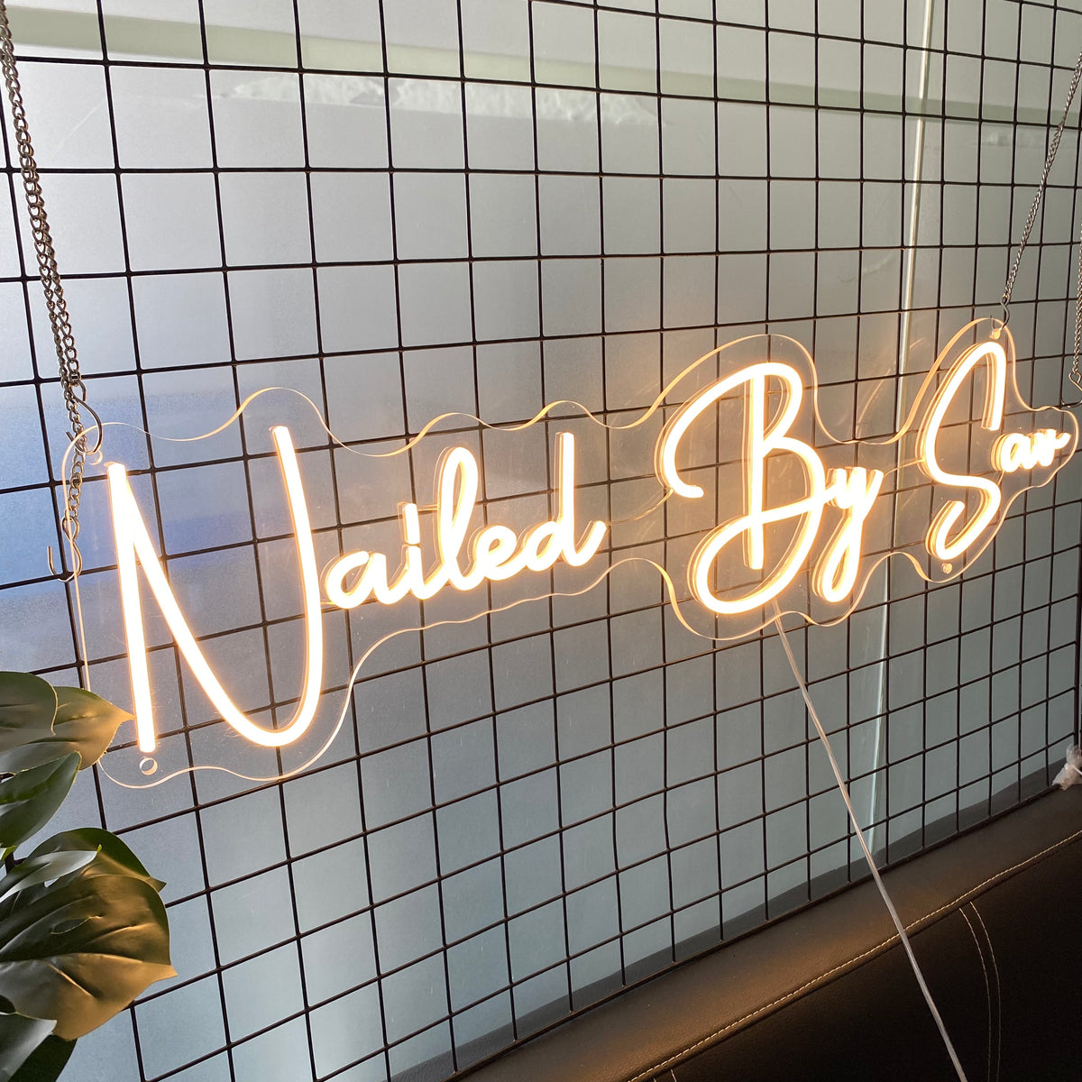 Nail Table Sign Premium LED Neon Sign for Nail Bar – Modern and Durable Design