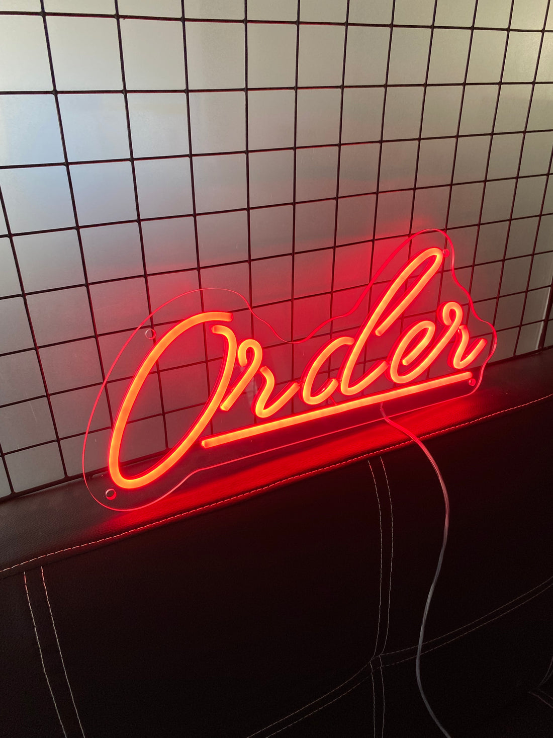 ORDER Neon Light Elegant Red Script for Shop or Kitchen / Insegna al Neon “Order” Stile Elegante per Negozio o Cucina
