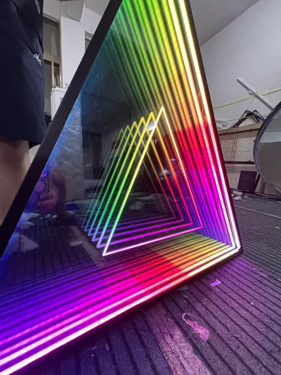 Rainbow Triangle Infinity Mirror Wall Art – LED Geometric Illusion Light, Colorful 3D Neon Decor for Modern Home & Gaming Room