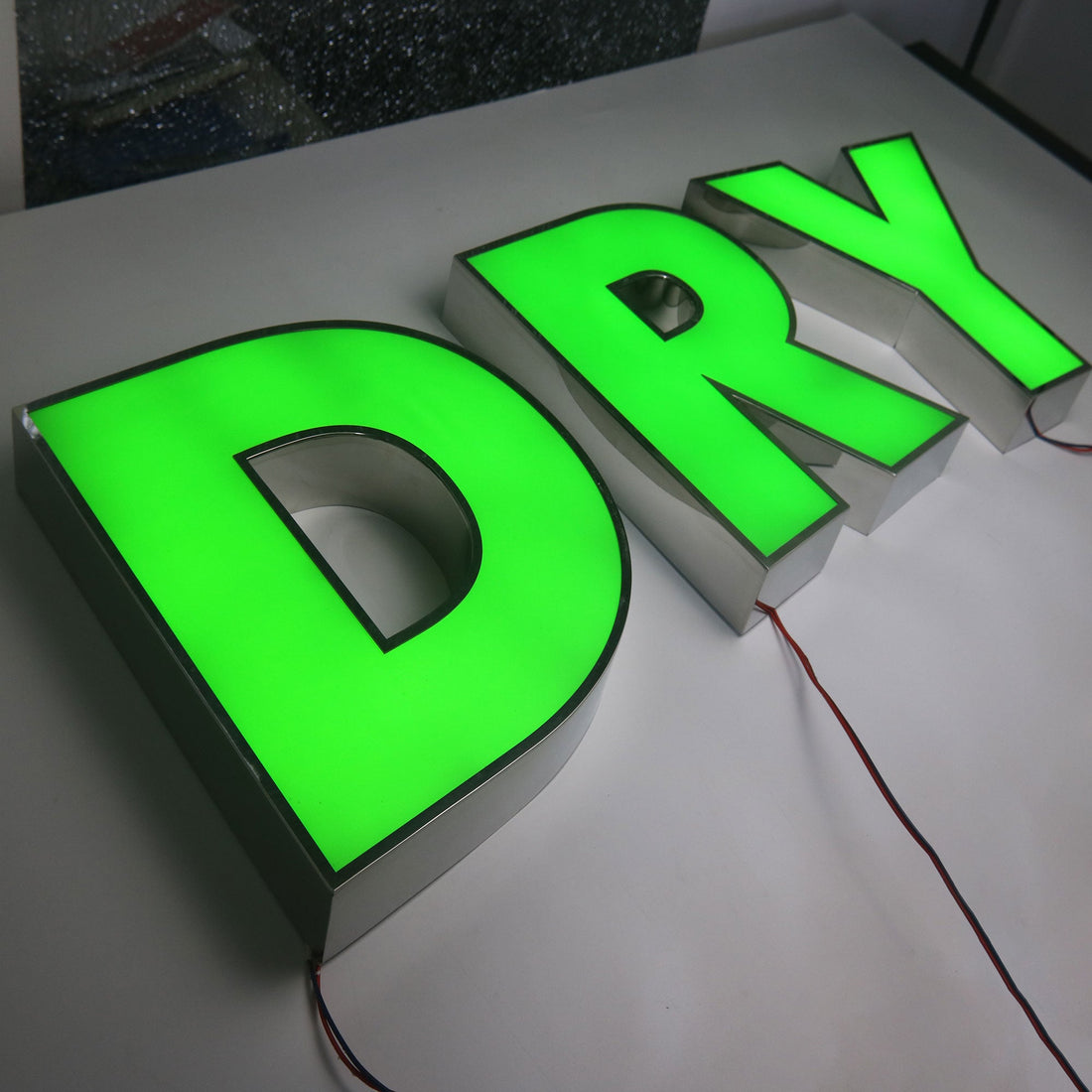 Custom logo signs letters shop signs led acrylic channel letters wall mounted business sign for company brand name